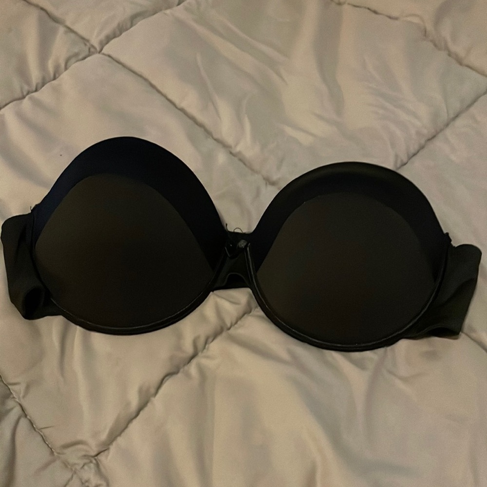 42 D strapless black bra